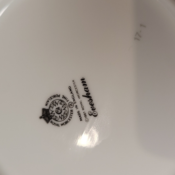 Vintage 1961 Royal worcester evesham gold trim salad small bowl 5.5" set of 2 - Picture 6 of 6